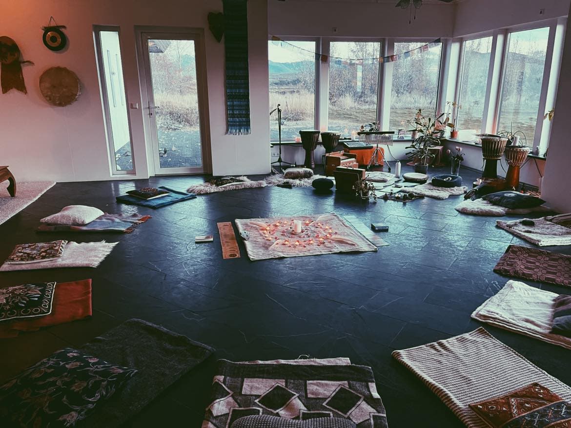Voice workshop circle — sounding together